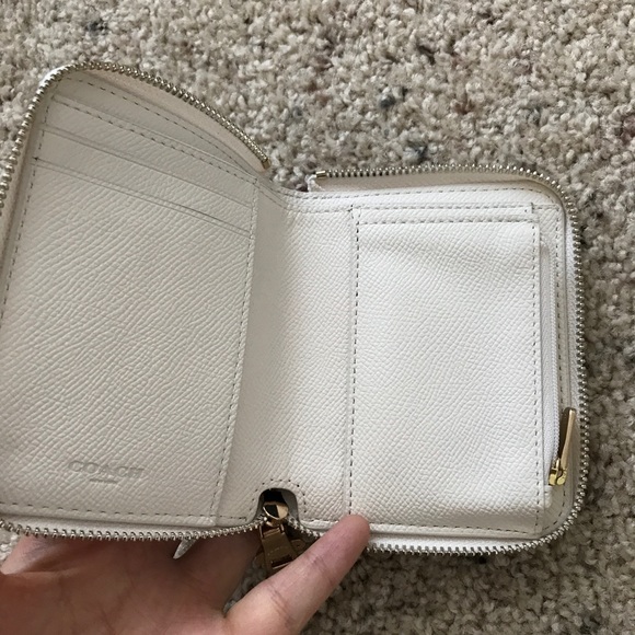 COACH SMALL ZIP AROUND WALLET W DAISY BUNDLE - Picture 3 of 5